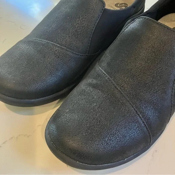 NEW! Clarks Shoes Cloudsteppers Slip On Black Leather Round Toe Loafers 8M - Picture 5 of 11